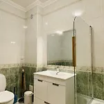Bicos 101 - Shared Pool - 4 Guests - Albufeira Apartment *