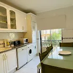 Bicos 101 - Shared Pool - 4 Guests - Albufeira Apartment *