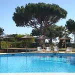 Bicos 101 - Shared Pool - 4 Guests - Albufeira Apartment *